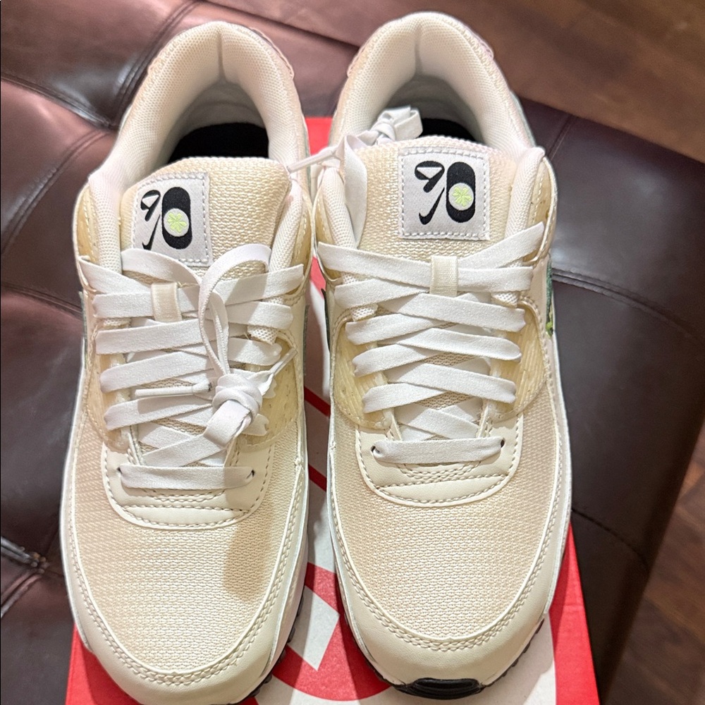 Women’s Nike Air Max 90 SE